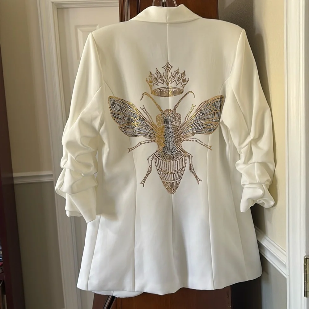 *Elegant Embellished White Blazer Jacket w Queen Bee Beaded Design Shawl Lapel - Picture 2 of 16